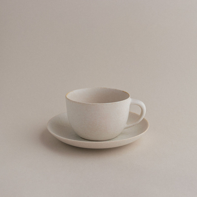 カップ＆ソーサー（オフホワイト）      yumiko iihoshi porcelain × BIEN-ETRE MAISON