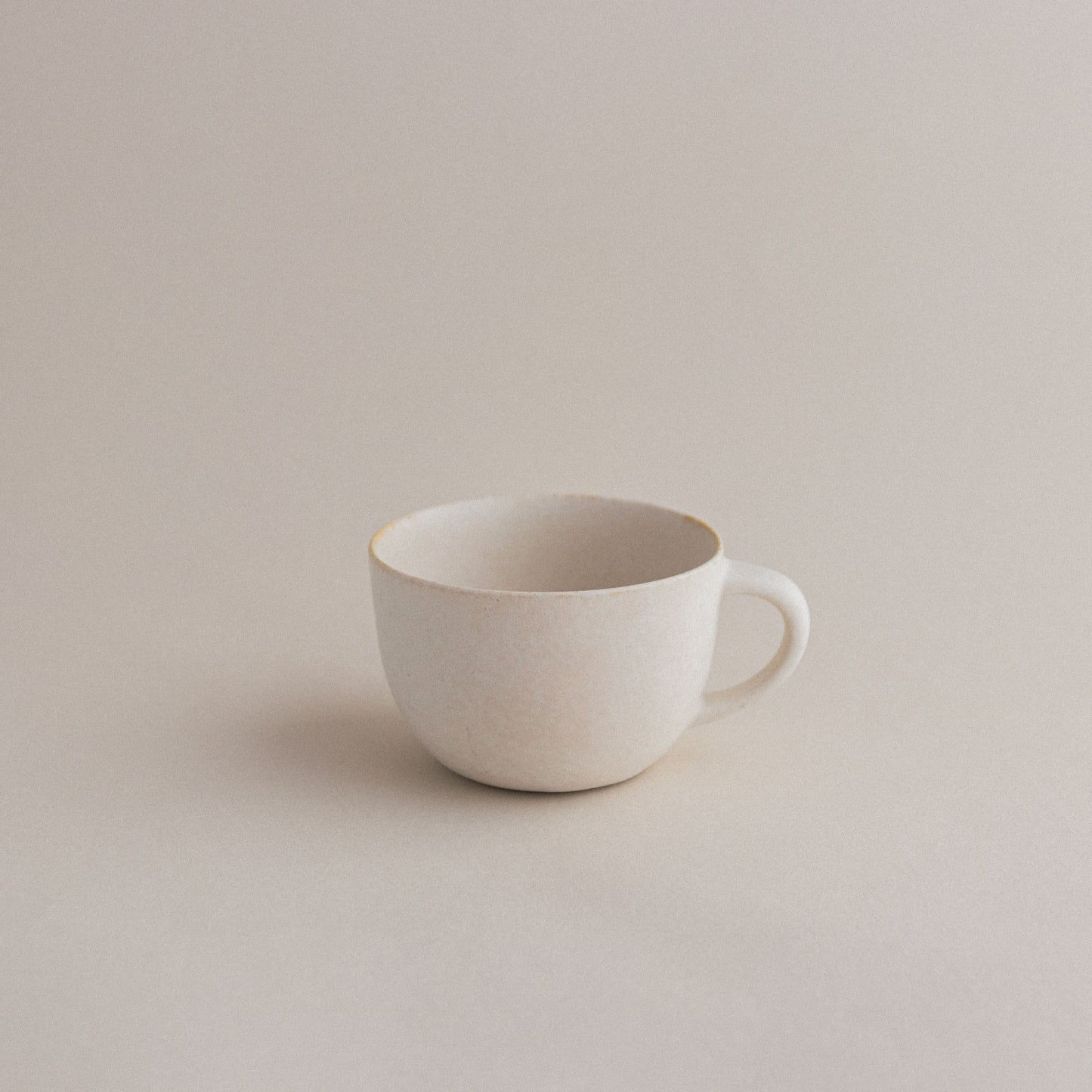 カップ＆ソーサー（オフホワイト）      yumiko iihoshi porcelain × BIEN-ETRE MAISON